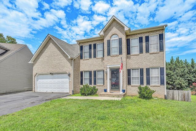 221 Minnie Bell LN, Vinton, VA 24179
