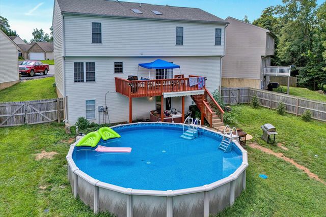 221 Minnie Bell LN, Vinton, VA 24179