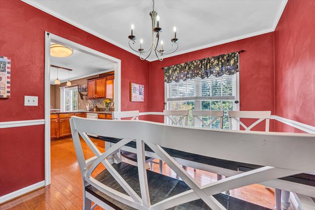 221 Minnie Bell LN, Vinton, VA 24179