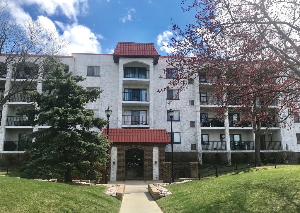 375 PLUM CREEK Drive 503, Wheeling, IL 60090