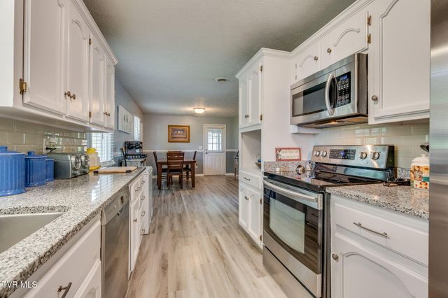 408 Rainbow Circle, Kingsport, TN 37660