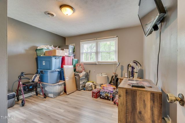 408 Rainbow Circle, Kingsport, TN 37660