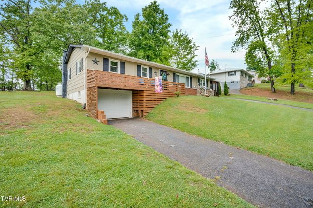 408 Rainbow Circle, Kingsport, TN 37660
