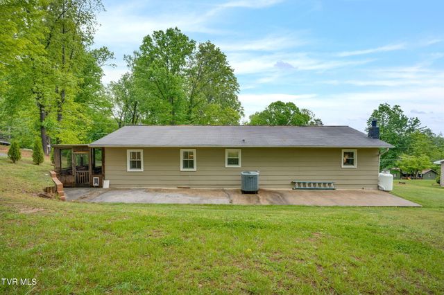 408 Rainbow Circle, Kingsport, TN 37660