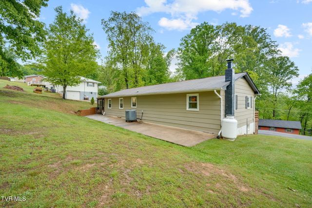 408 Rainbow Circle, Kingsport, TN 37660