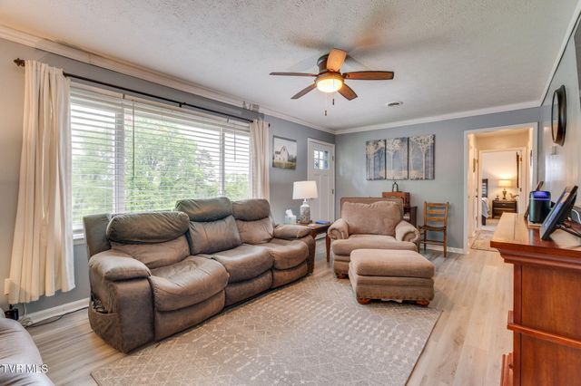 408 Rainbow Circle, Kingsport, TN 37660