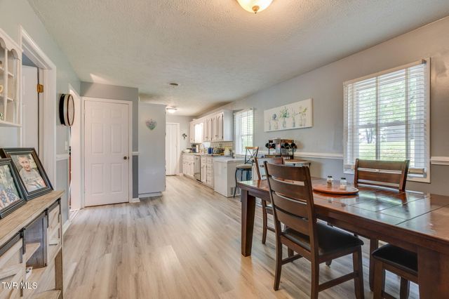 408 Rainbow Circle, Kingsport, TN 37660