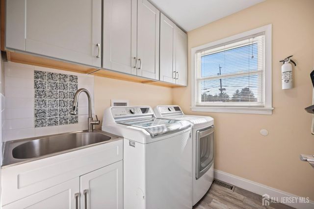 568 Village Road, West Windsor, NJ 08550