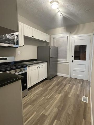 2720 Dupont Avenue S, Minneapolis, MN 55408