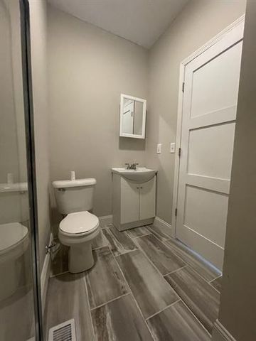 2720 Dupont Avenue S, Minneapolis, MN 55408