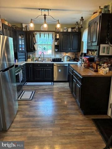 1002 SMITH AVE, Lebanon, PA 17042