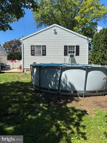 1002 SMITH AVE, Lebanon, PA 17042