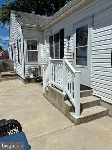 1002 SMITH AVE, Lebanon, PA 17042