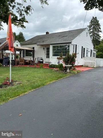 1002 SMITH AVE, Lebanon, PA 17042