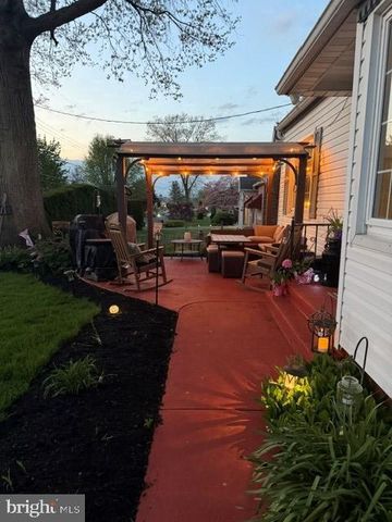 1002 SMITH AVE, Lebanon, PA 17042