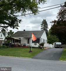 1002 SMITH AVE, Lebanon, PA 17042