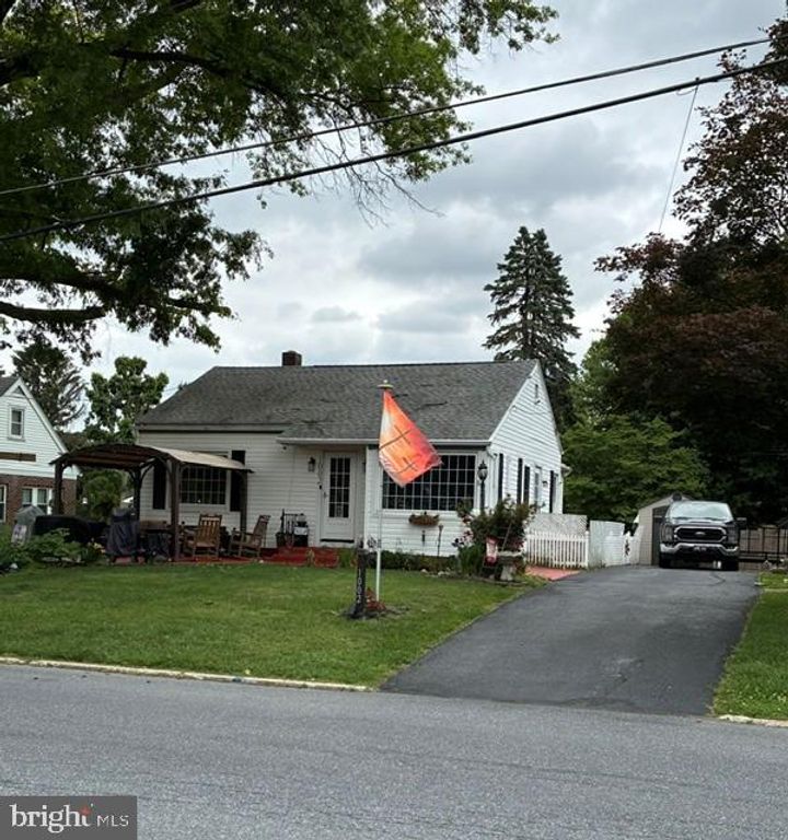 1002 SMITH AVE, Lebanon, PA 17042