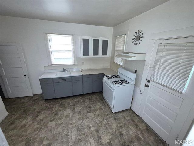 7029 Florence Place, St Louis, MO 63136