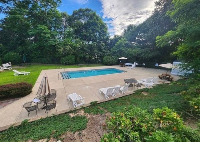 19 Chapel Hill Dr 1, Plymouth, MA 02360