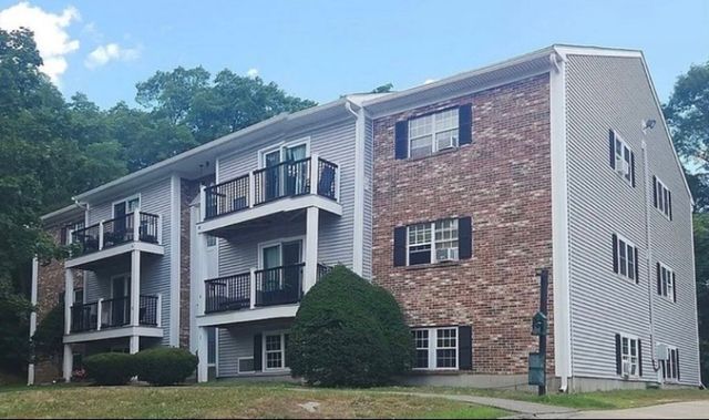 19 Chapel Hill Dr 1, Plymouth, MA 02360