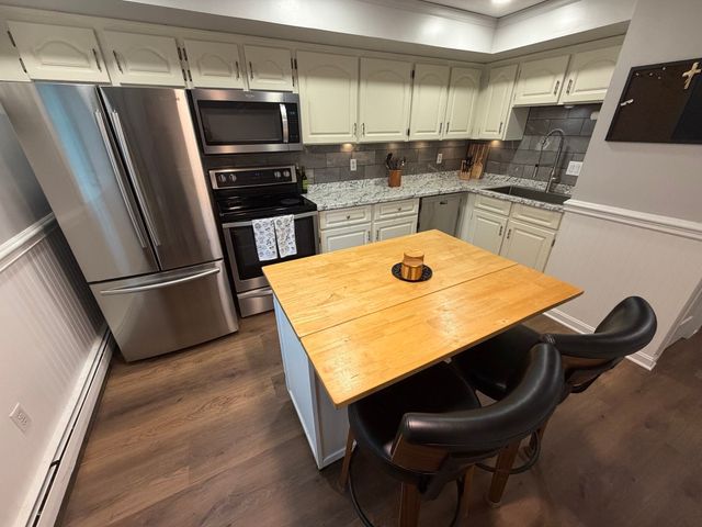 19 Chapel Hill Dr 1, Plymouth, MA 02360