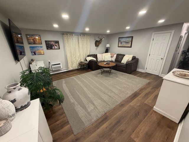 19 Chapel Hill Dr 1, Plymouth, MA 02360