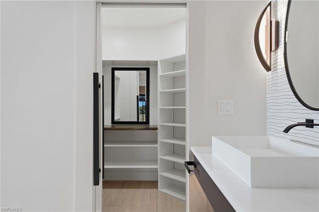 2795 N Beach RD # B, Englewood, FL 34223