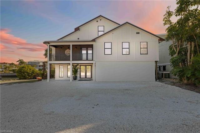 2795 N Beach RD # B, Englewood, FL 34223