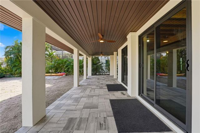 2795 N Beach RD # B, Englewood, FL 34223