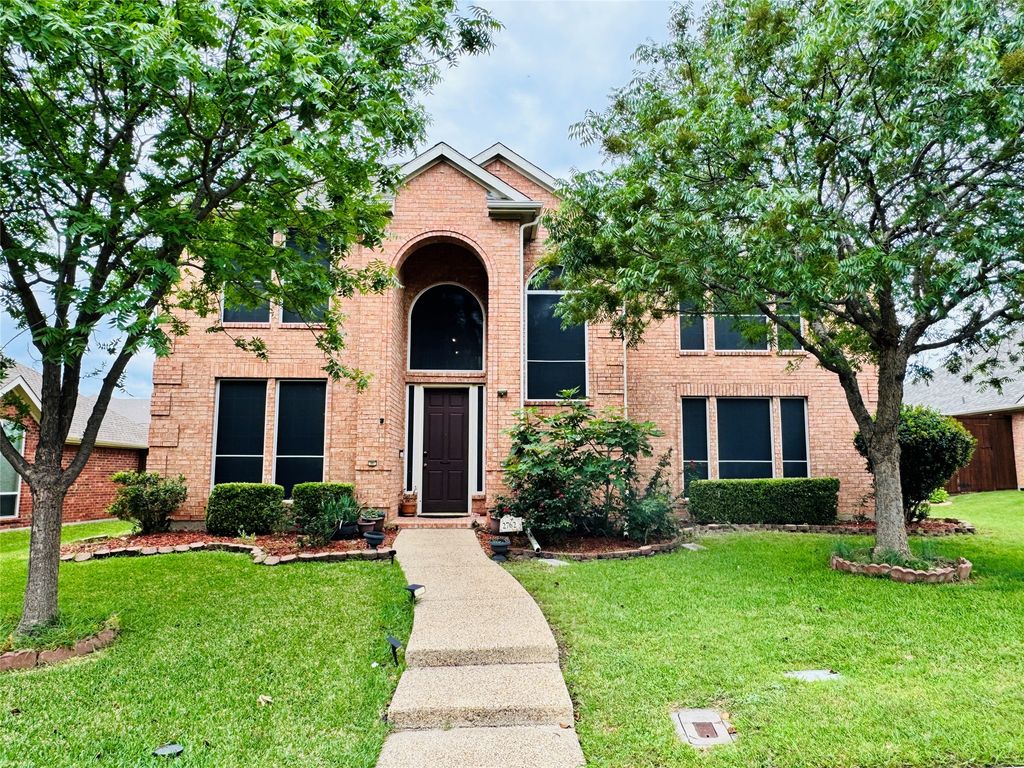 2762 Hillview Drive, Lewisville, TX 75067