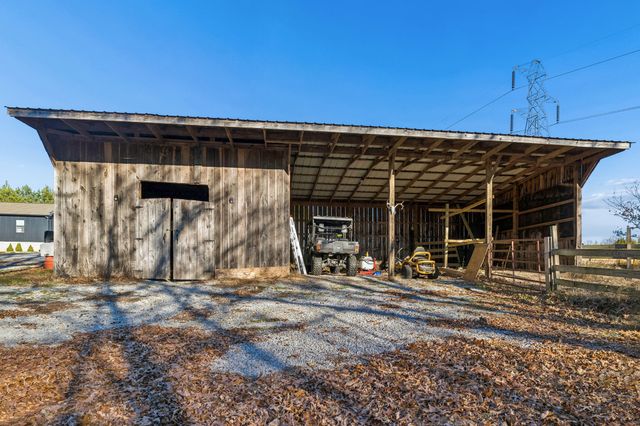 9681 Bud Qurriel Rd, Bon Aqua, TN 37025