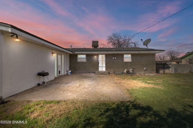 2030 Avalon Drive, Las Cruces, NM 88005