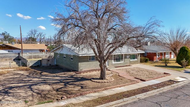 2030 Avalon Drive, Las Cruces, NM 88005