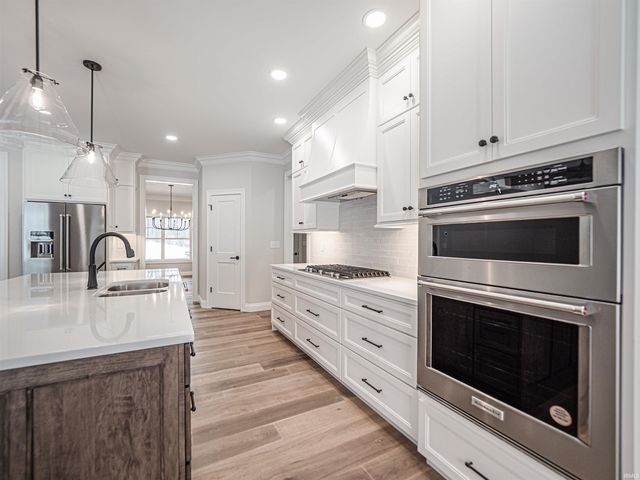 4092 Cottonwood Drive, Victoria Woods, IN 47601