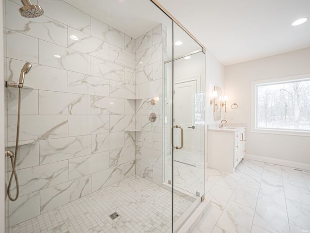 4092 Cottonwood Drive, Victoria Woods, IN 47601