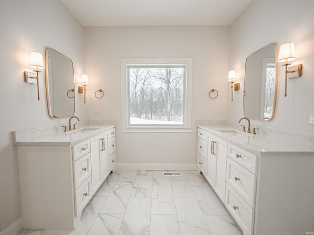 4092 Cottonwood Drive, Victoria Woods, IN 47601