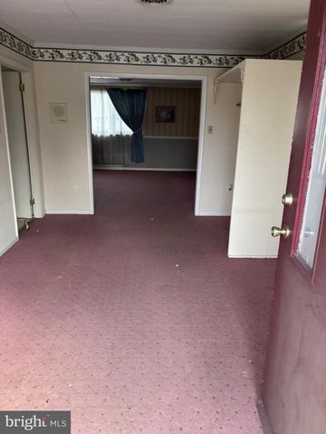 869 BEVERLY RD, Burlington, NJ 08016