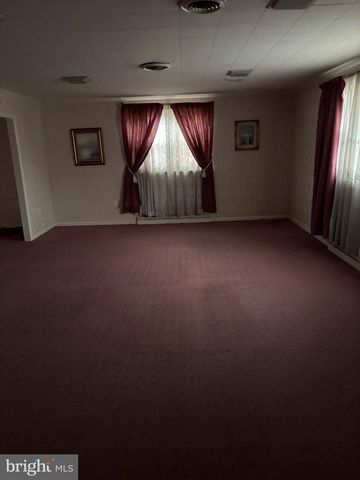 869 BEVERLY RD, Burlington, NJ 08016