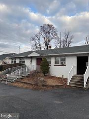 869 BEVERLY RD, Burlington, NJ 08016