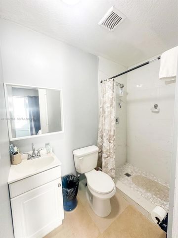 17228 NW 72nd Ct, Hialeah, FL 33015