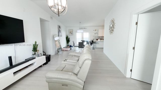 17228 NW 72nd Ct, Hialeah, FL 33015