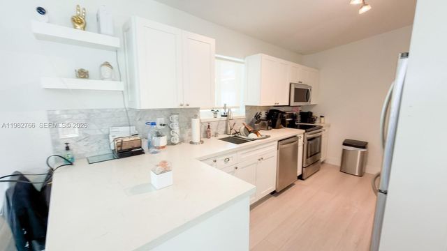 17228 NW 72nd Ct, Hialeah, FL 33015