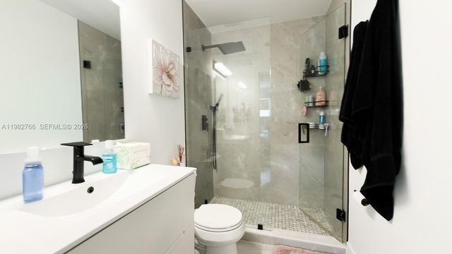 17228 NW 72nd Ct, Hialeah, FL 33015