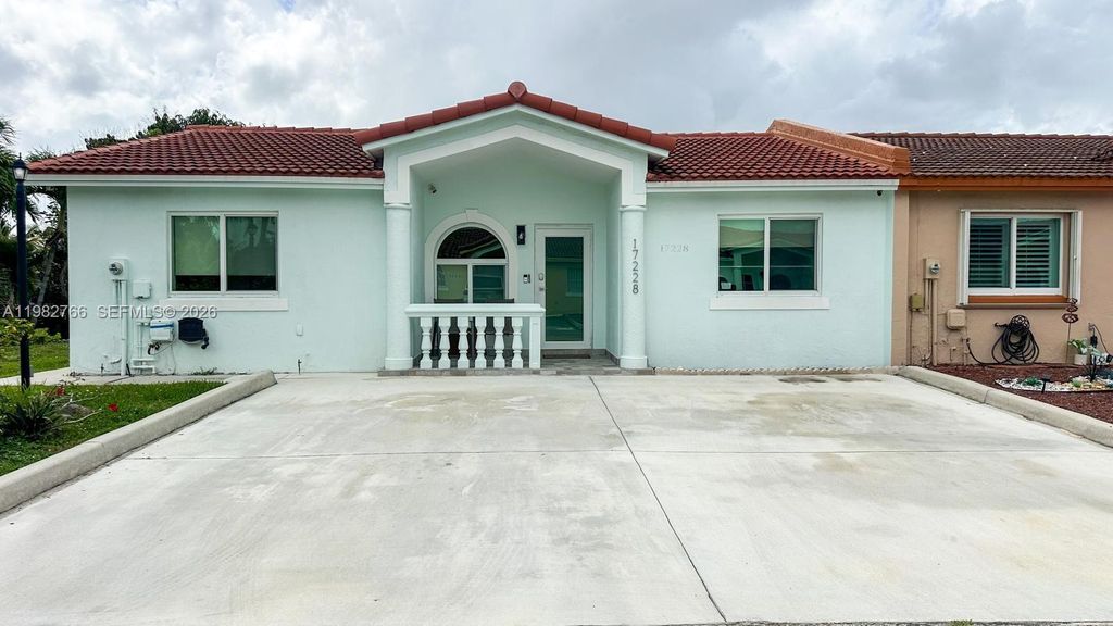 17228 NW 72nd Ct, Hialeah, FL 33015
