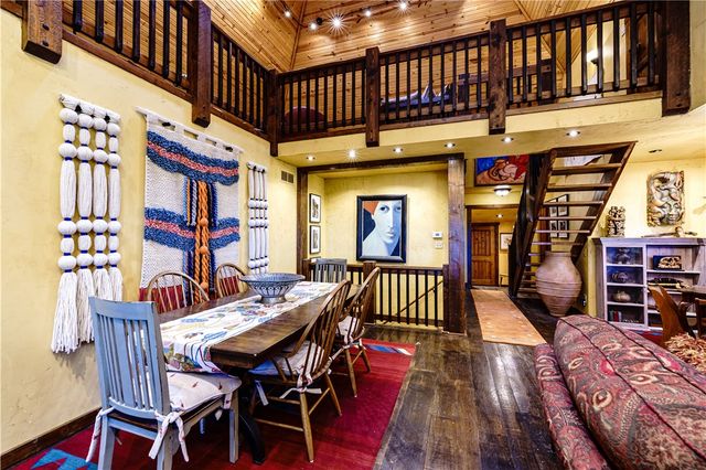202 Holiday Island Drive, Holiday Island, AR 72631