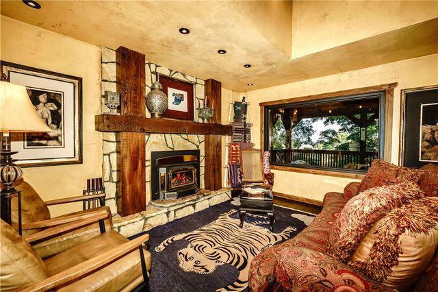 202 Holiday Island Drive, Holiday Island, AR 72631