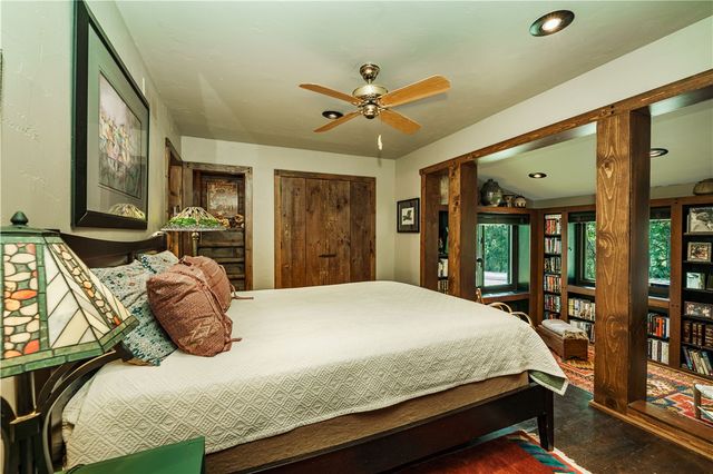 202 Holiday Island Drive, Holiday Island, AR 72631