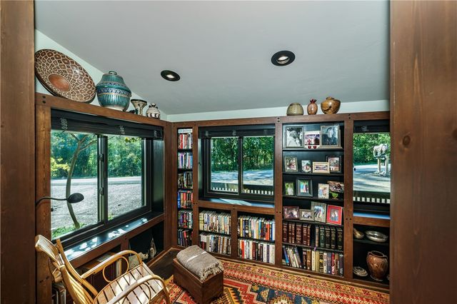 202 Holiday Island Drive, Holiday Island, AR 72631