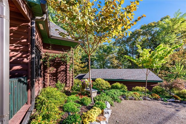 202 Holiday Island Drive, Holiday Island, AR 72631