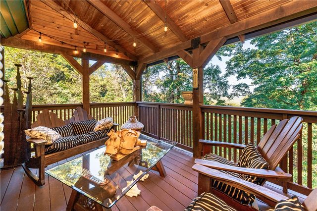 202 Holiday Island Drive, Holiday Island, AR 72631